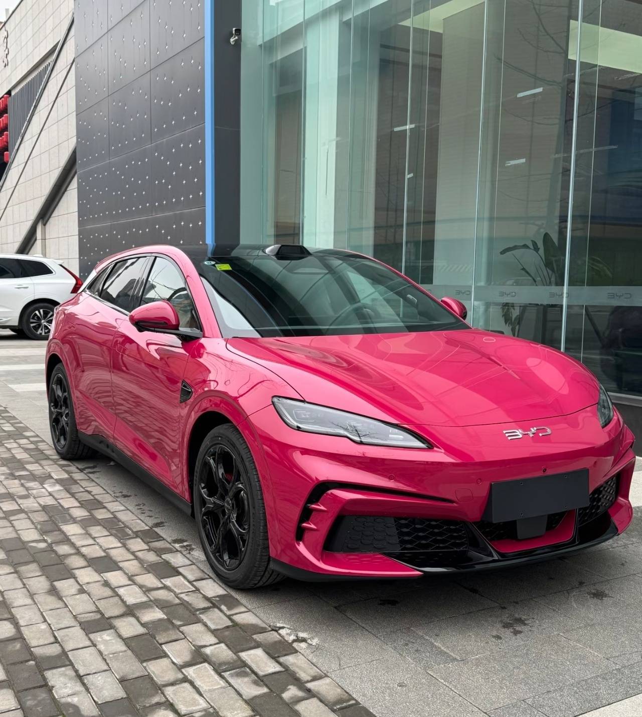 比亚迪新款海豹06GT，波西亚玫红 