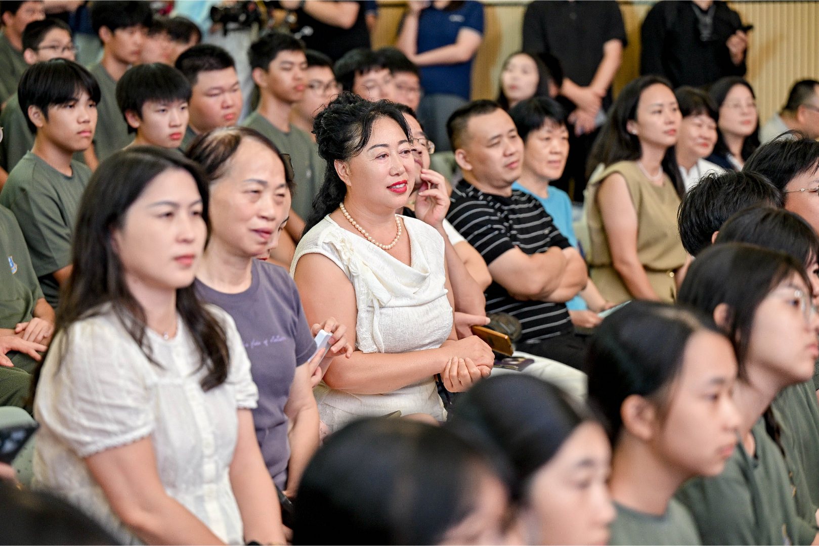 开学第一课，董明珠校长开讲！10月19日，珠海市格力技工学校迎来开学第一课，格力