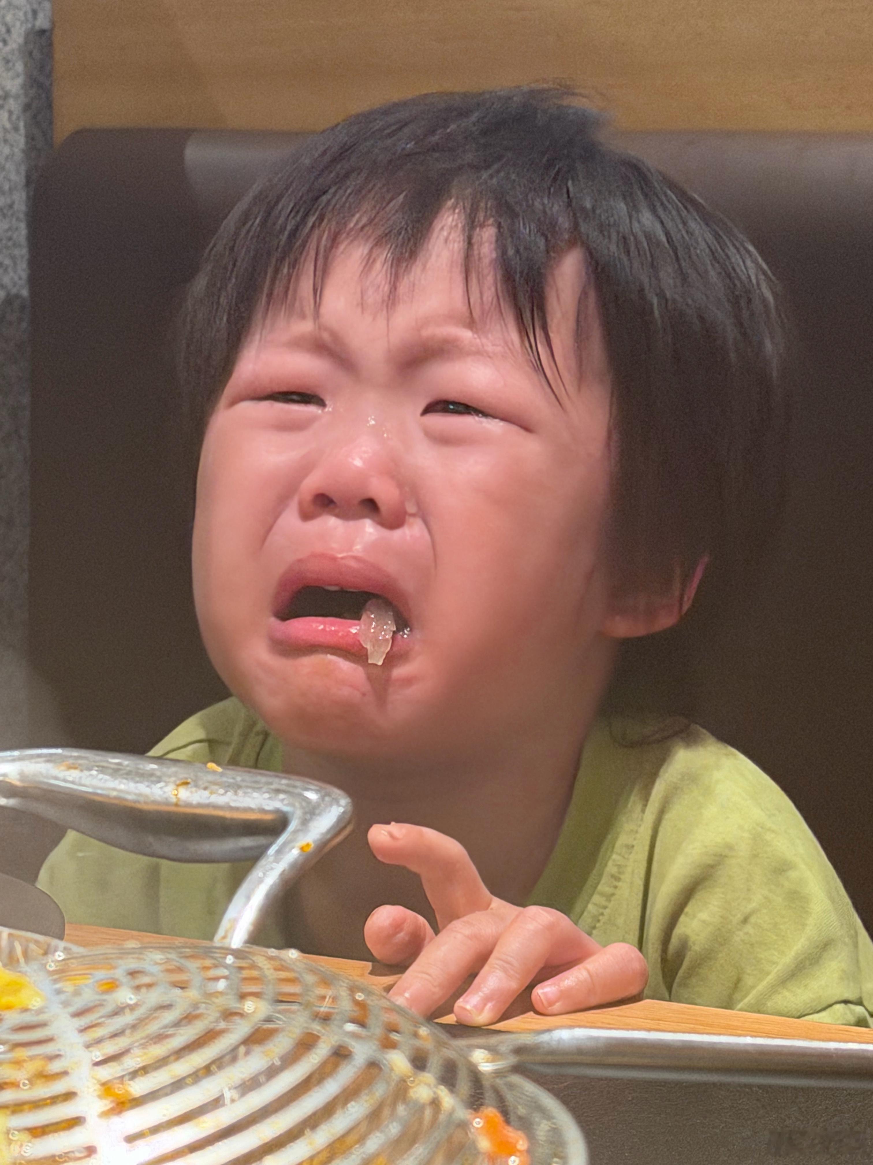 《关于我吃饭讲话把舌头咬了这件事》萌娃养成记 ​​​