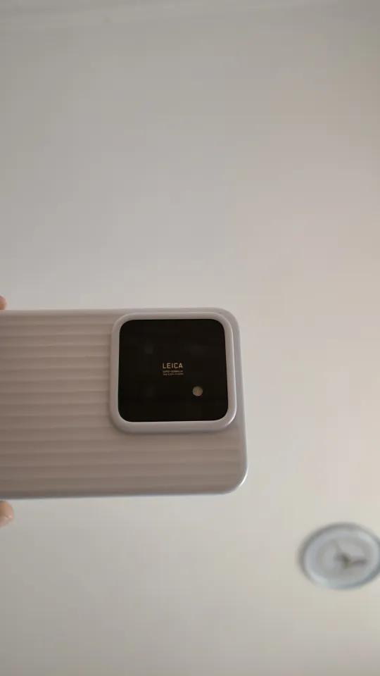 那些现在入手小米14的人，肠子都悔青了吧。

坦白说，我早就给你们说过，雷军是一