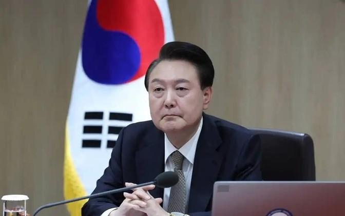 李在明果然高明，尹锡悦被定性为叛国罪！这就是亲美媚日的下场，韩国政坛最近上演了一