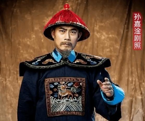 1747年，65岁的孙嘉淦请辞归乡，乾隆同意了。回家当日，有人偷偷报信给乾隆，信