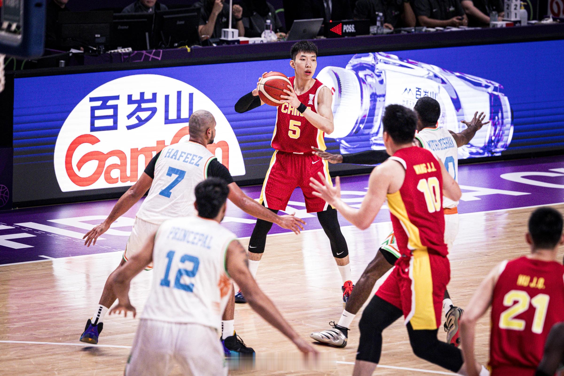 廖三宁+赵睿，合计送出14记助攻中国男篮战胜印度男篮 ​​​