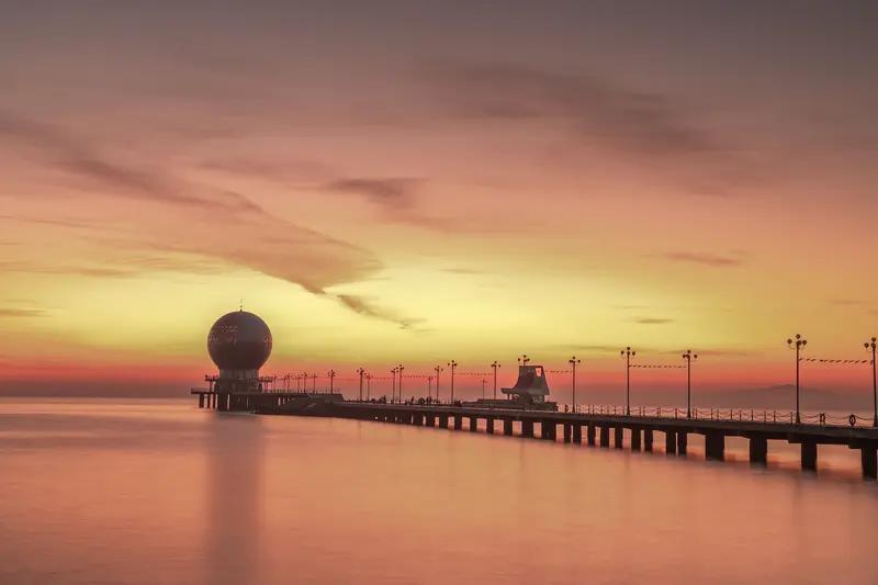 蔡正元说解放军黄海8天演习可能只是前菜，还挺有深意。此前大陆外交部呼吁公民暂勿前