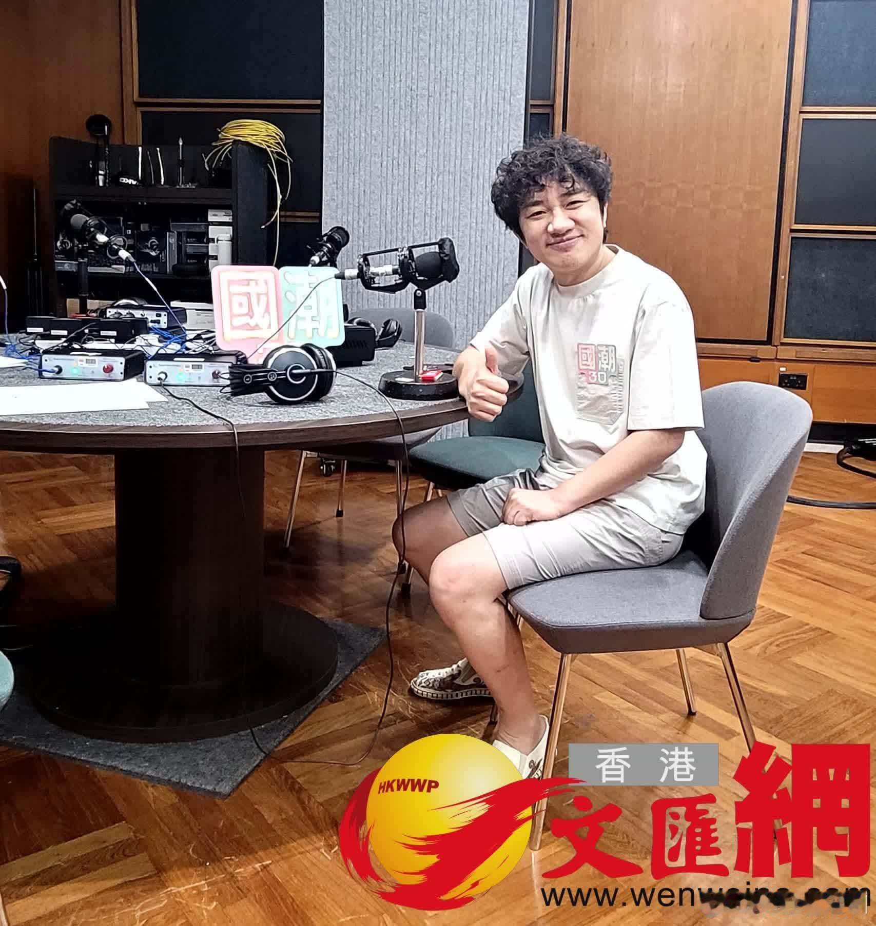 【娛聞】將陳嘉佳由藝人轉成生意人 王祖藍謙稱帶貨要請教對方.王祖藍昨日擔任港台節