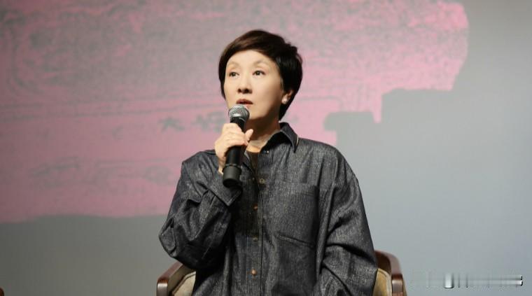 监制邓婕、川剧艺术家田蔓莎与主演赵小利亲临现场，以光影为媒，和观众面对面讲述民间