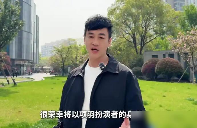 别激动了。宿迁文旅请的根本不是何润东，而是14年前的一具流量铠甲。
那5万条呼