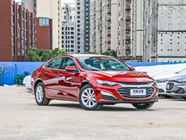 70万新车300公里就拆方向盘换空调，车主怒斥：贬值15%谁赔？