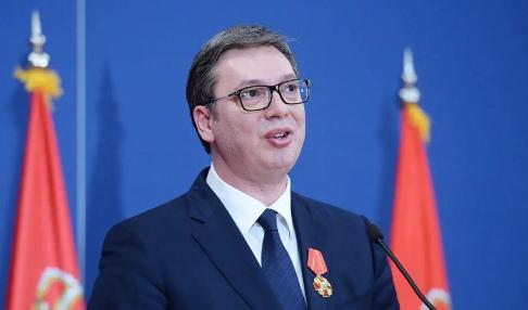 武契奇专机刚落地北京，西方集体破防跳脚！中国一句"铁杆友谊"，直接戳穿霸权最后遮