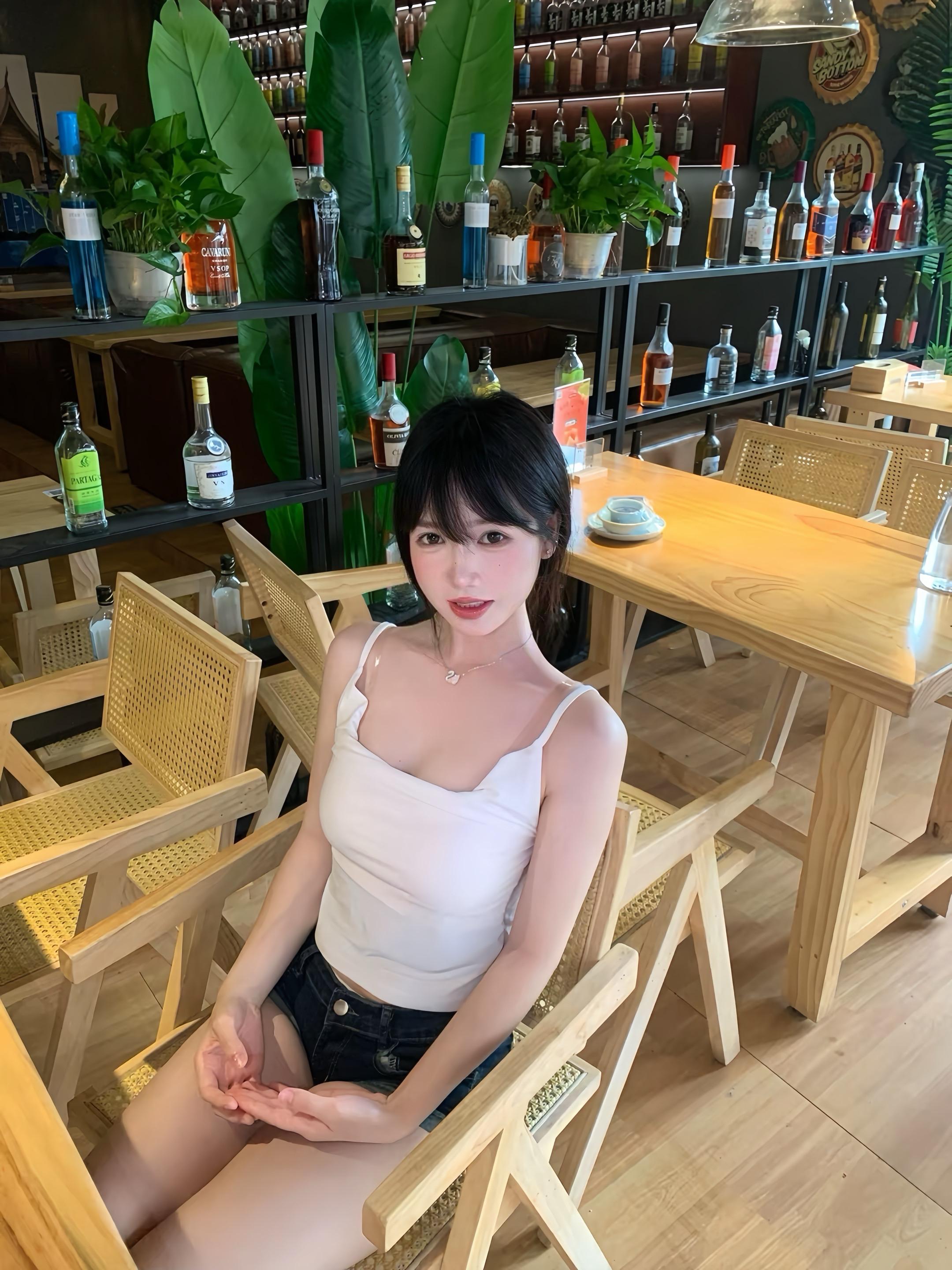 伸手不打笑脸狗