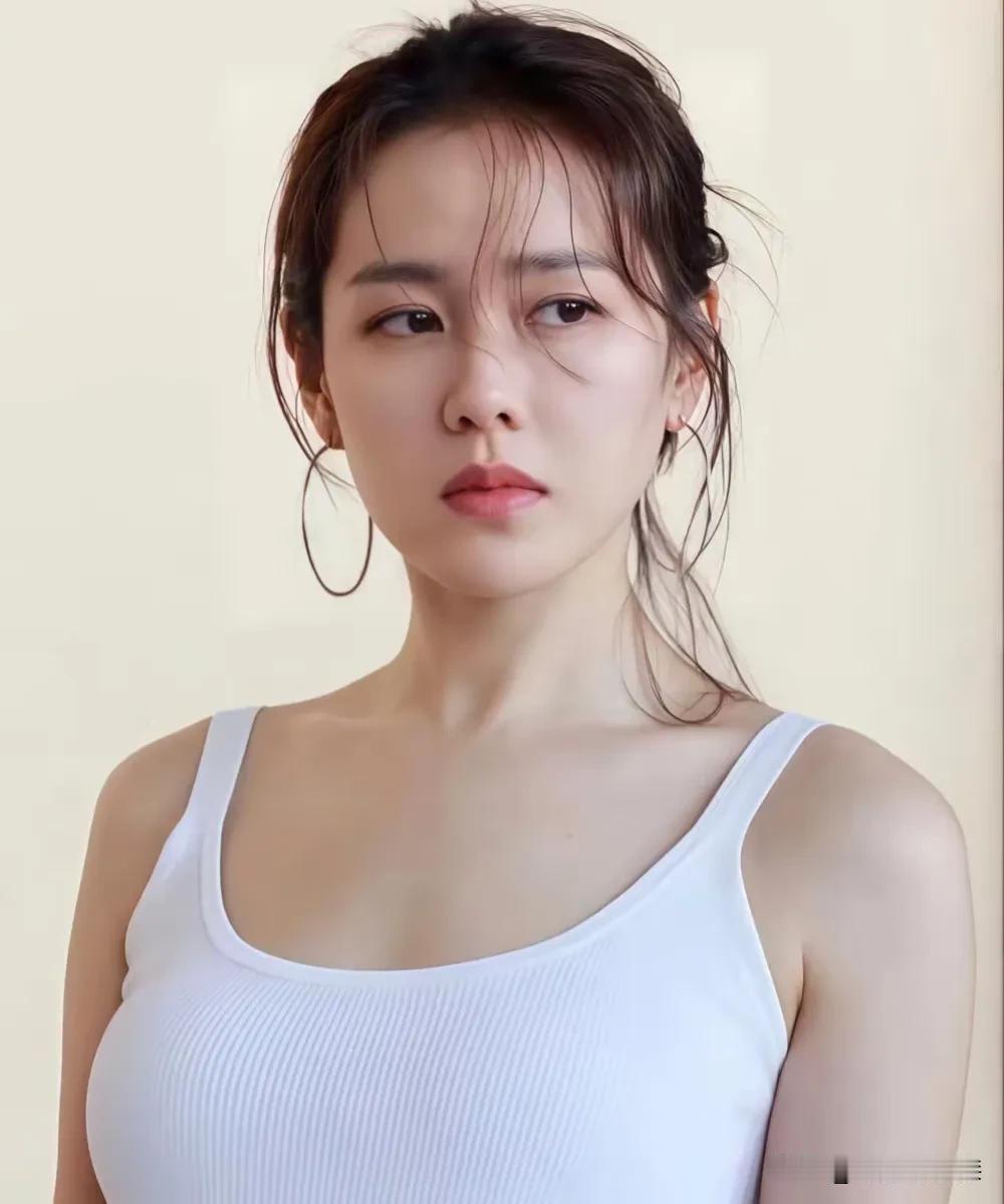 孙艺珍颜值简直逆天！
韩国很多女演员都非常漂亮，而且演技都在在线！
我们的女演员
