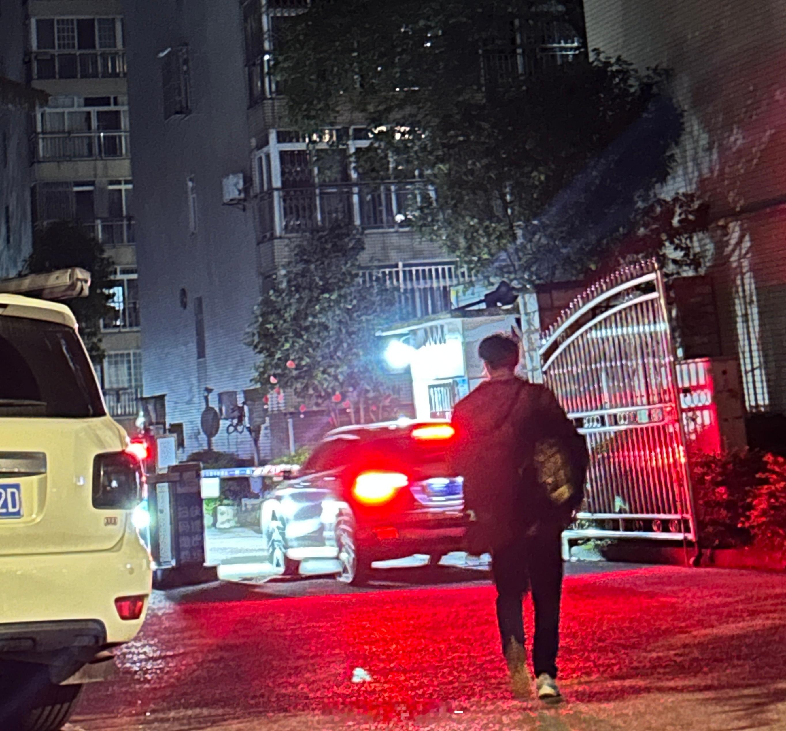 长大了才知道 哪有什么比家人更重要的呢  ​​​