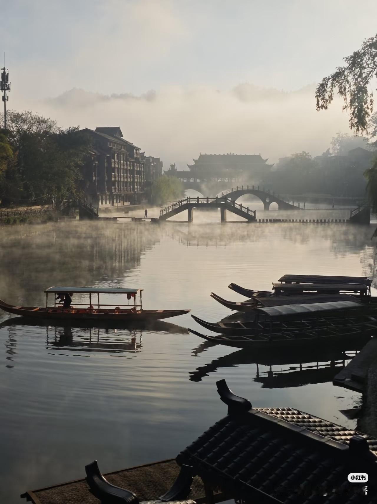 我一直认为，“锦瑟无端五十弦”是李商隐的醉后之语，至少是老眼昏花看不清后的感慨。