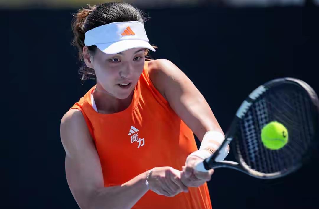 前法网冠军奥斯塔彭科又输了！

输掉一场比赛不至于，让她憋屈的是，几乎是以同样的