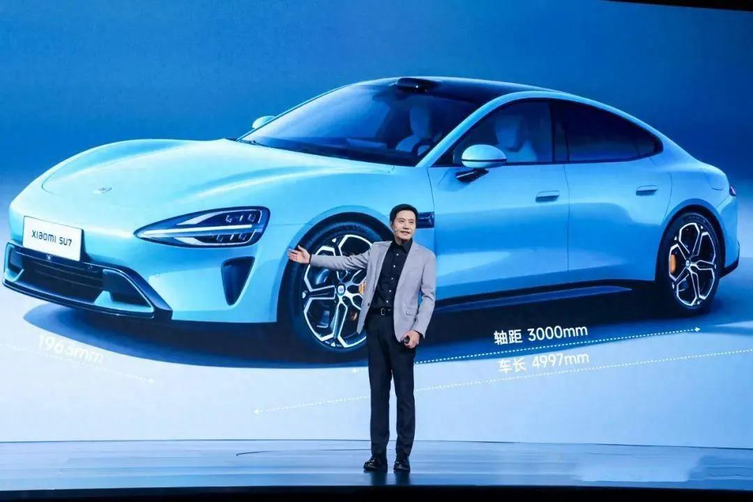 大家说说，雷军算不算21世纪的圆梦大师？
当你想说要有智能机，他实现了全国人民买