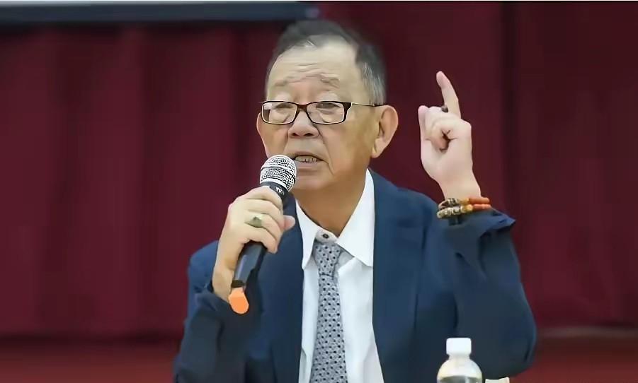 [炸弹]国民党中评委邱复生在郑丽文主持的党内会议上，正式提案重启《国家统一纲领》