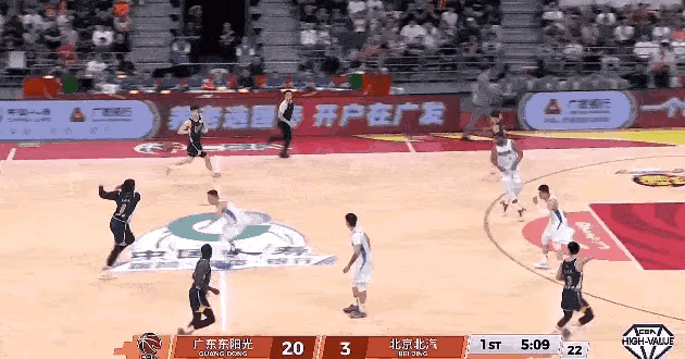 记录我的2026张皓嘉是懂流量的，不干自媒体都白瞎了，做为广东宏远的王牌球星，那