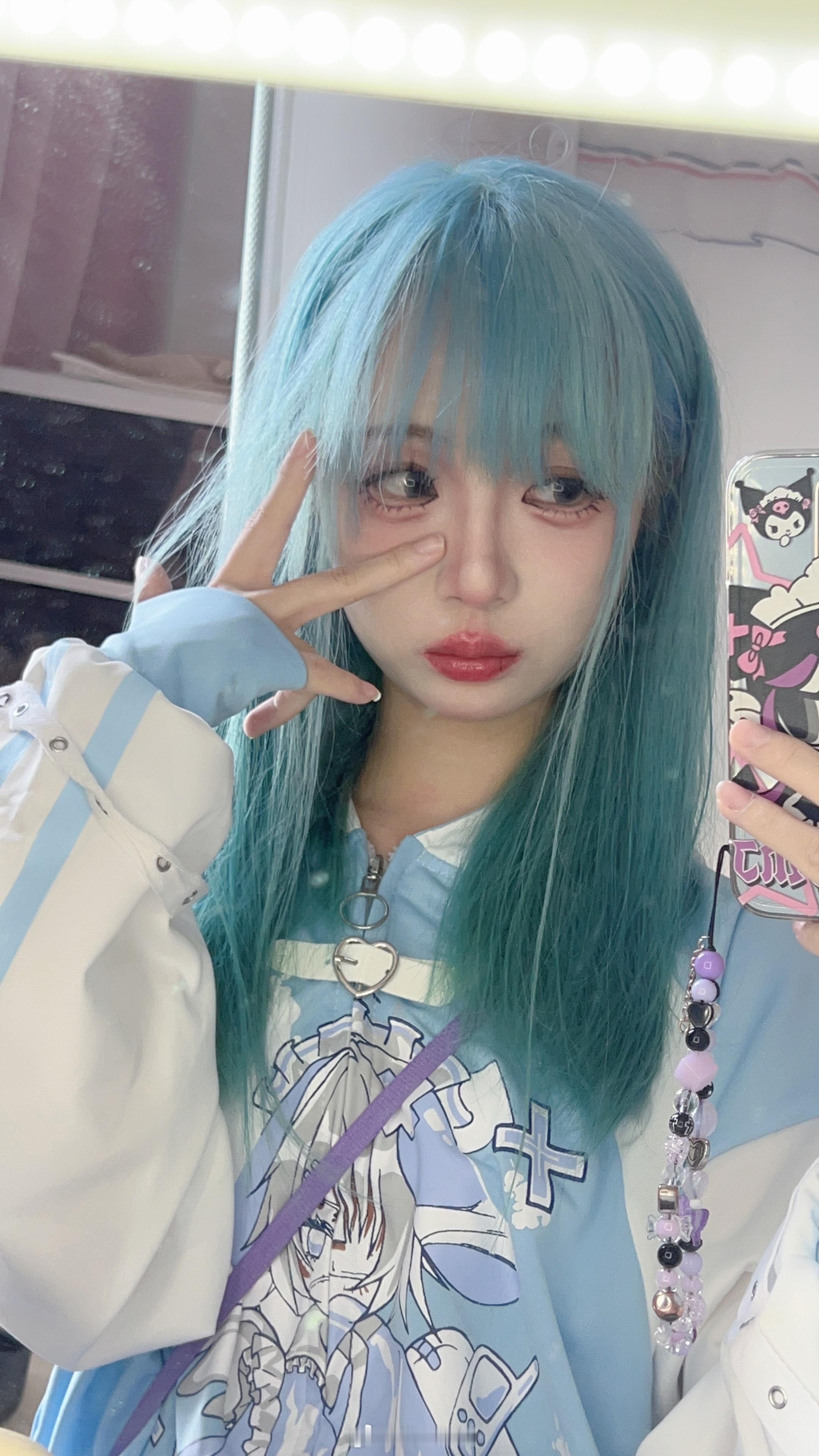 今日萤火虫掉落原皮qkn💙刷新后有小卡掉落，概率100%#钱Kane[超话]#