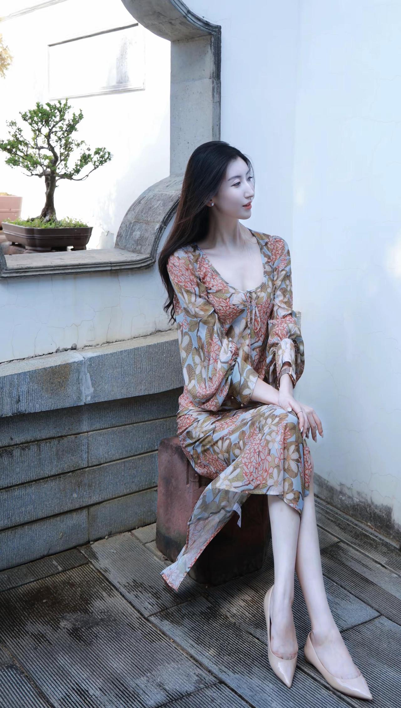 水是眼波横 山是眉峰聚东方古典美 分享照片 清冷感中式穿搭