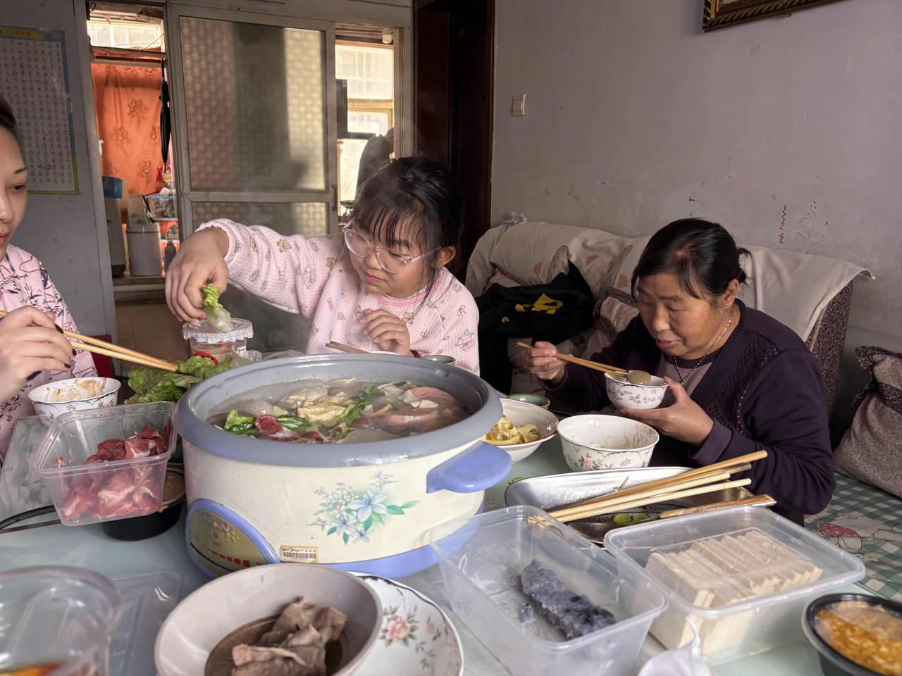 《驻在当下》等同于NISARGADATTA建议的《驻在我是》。关于“过去”的念头