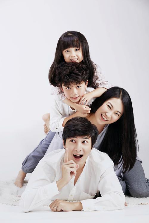 顶级父母的核心清醒 守嘴才是护娃第一风水
 
真正的育儿智慧 全藏在父母的嘴中 