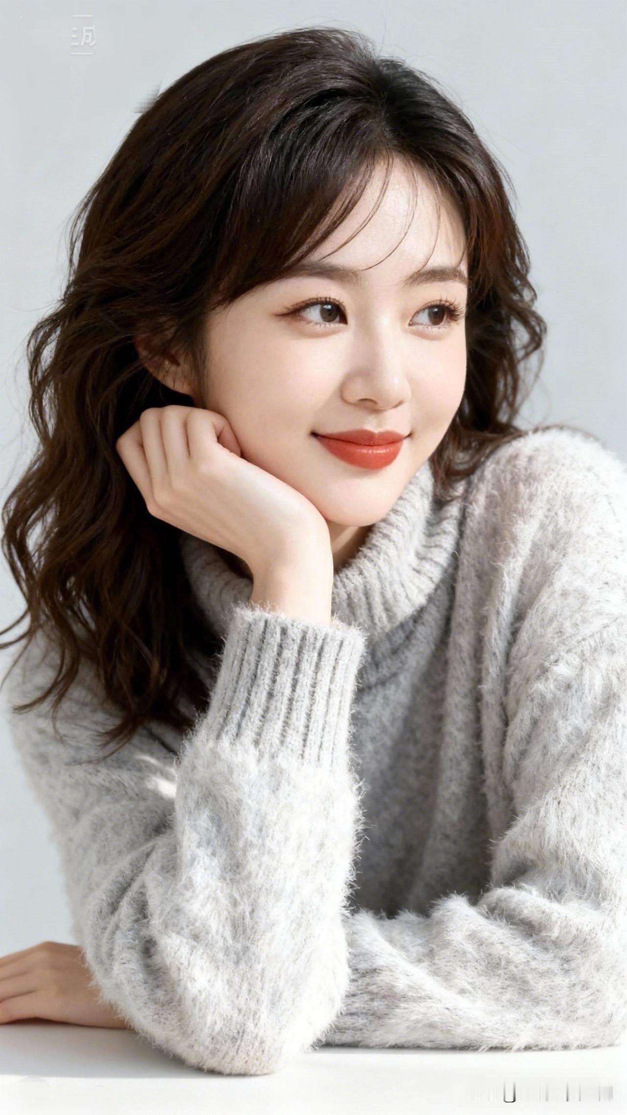 红袖添香夜，轻笑语如花。你心中的美女啥模样 冬日暖阳下，温柔微笑的少女🌞💕