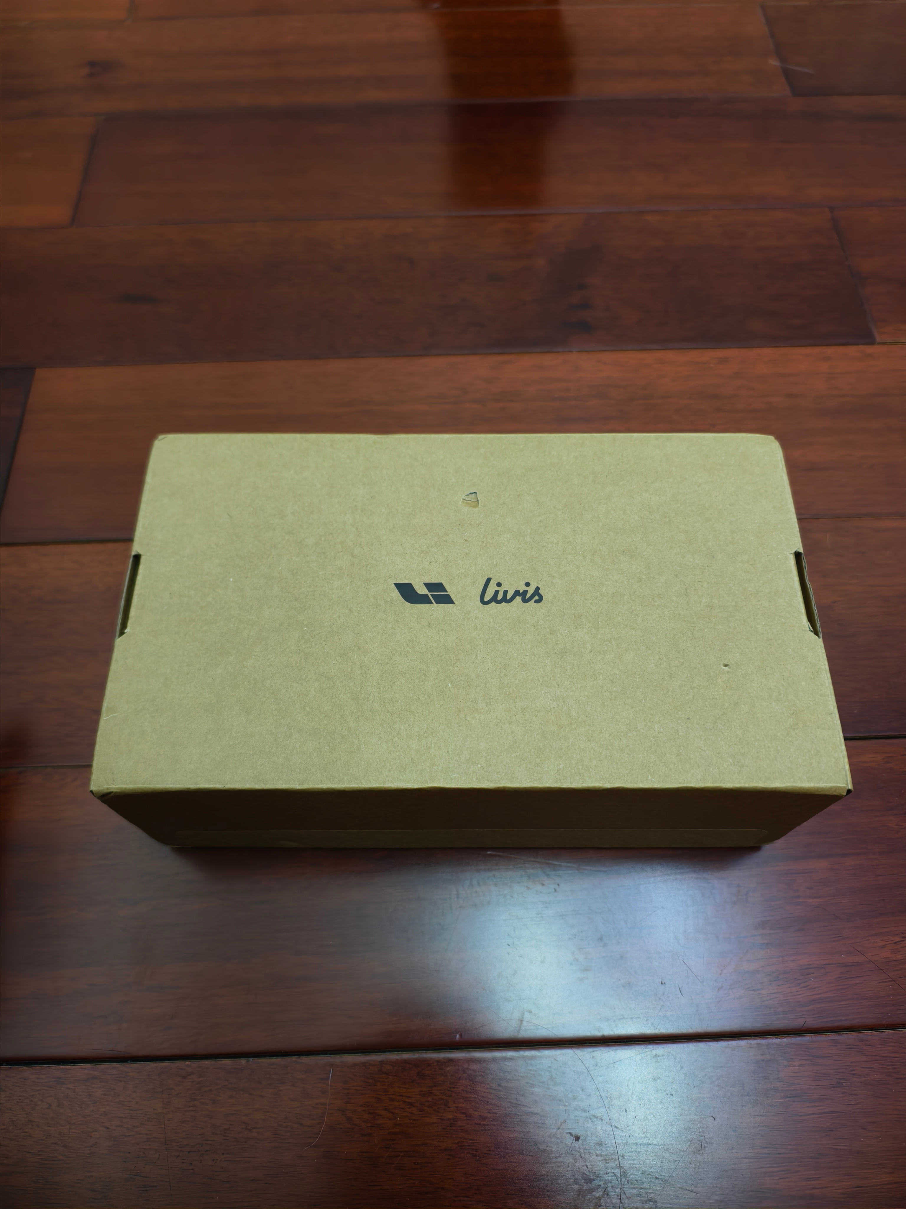 等了“一年”的理想Livis眼镜终于到了，之前都说哑光灰好看，我就选了这个，没想