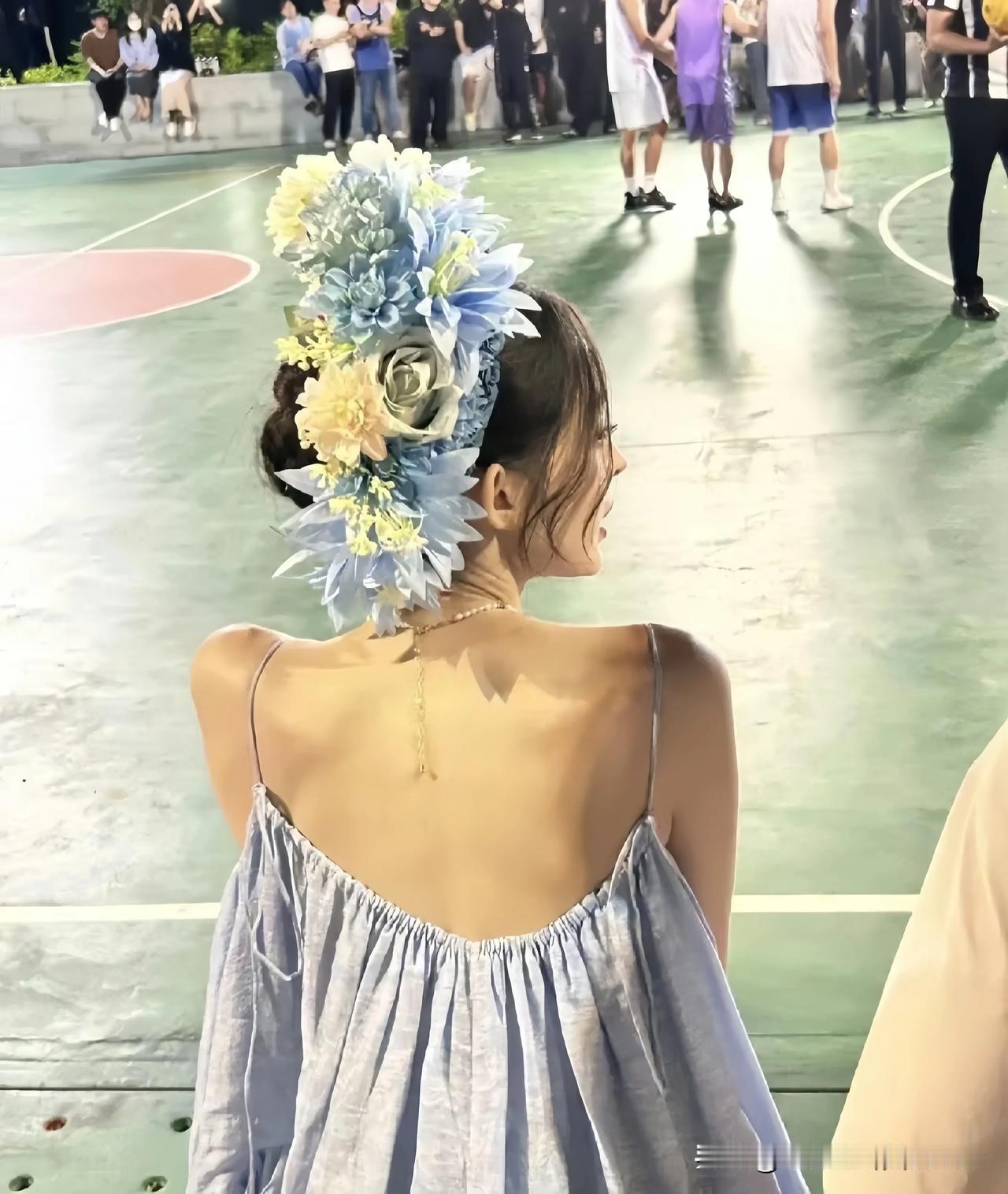 娜扎看上去真的很瘦呀！