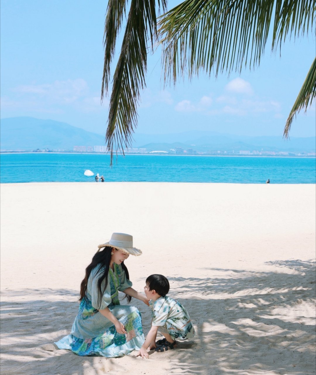 五一出门最治愈的瞬间是什么？不是打卡了多少景点，是孩子趴在车窗上喊的那句“哇——