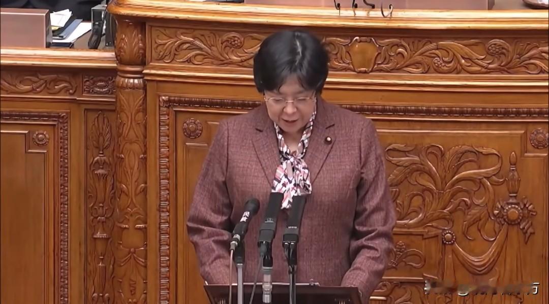 今天日本在野党中道连合议员田名部匡代质问高市早苗，向胜选的自民党议员发放了多少钱