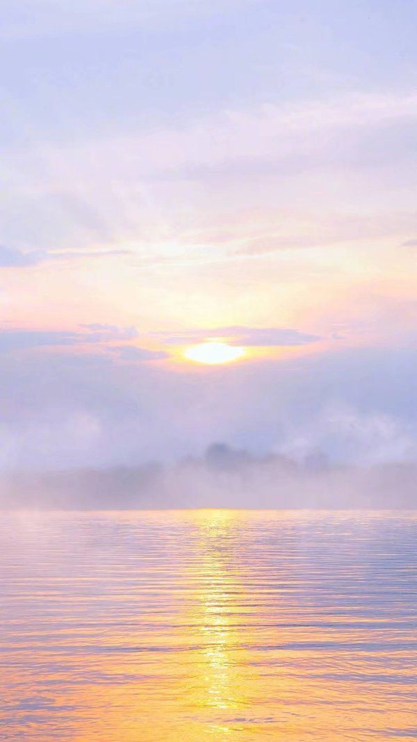 愿所有的欢乐都陪伴着你仰首是春俯首是秋—— 汪国真《祝愿》 