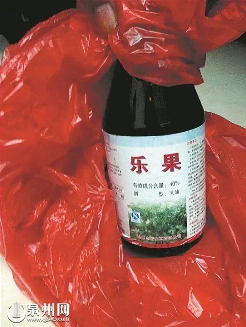 误饮假农药，洗胃醒悟！惊魂一刻！误吃假农药，洗胃获新生！恐怖瞬间！误服假农药洗胃