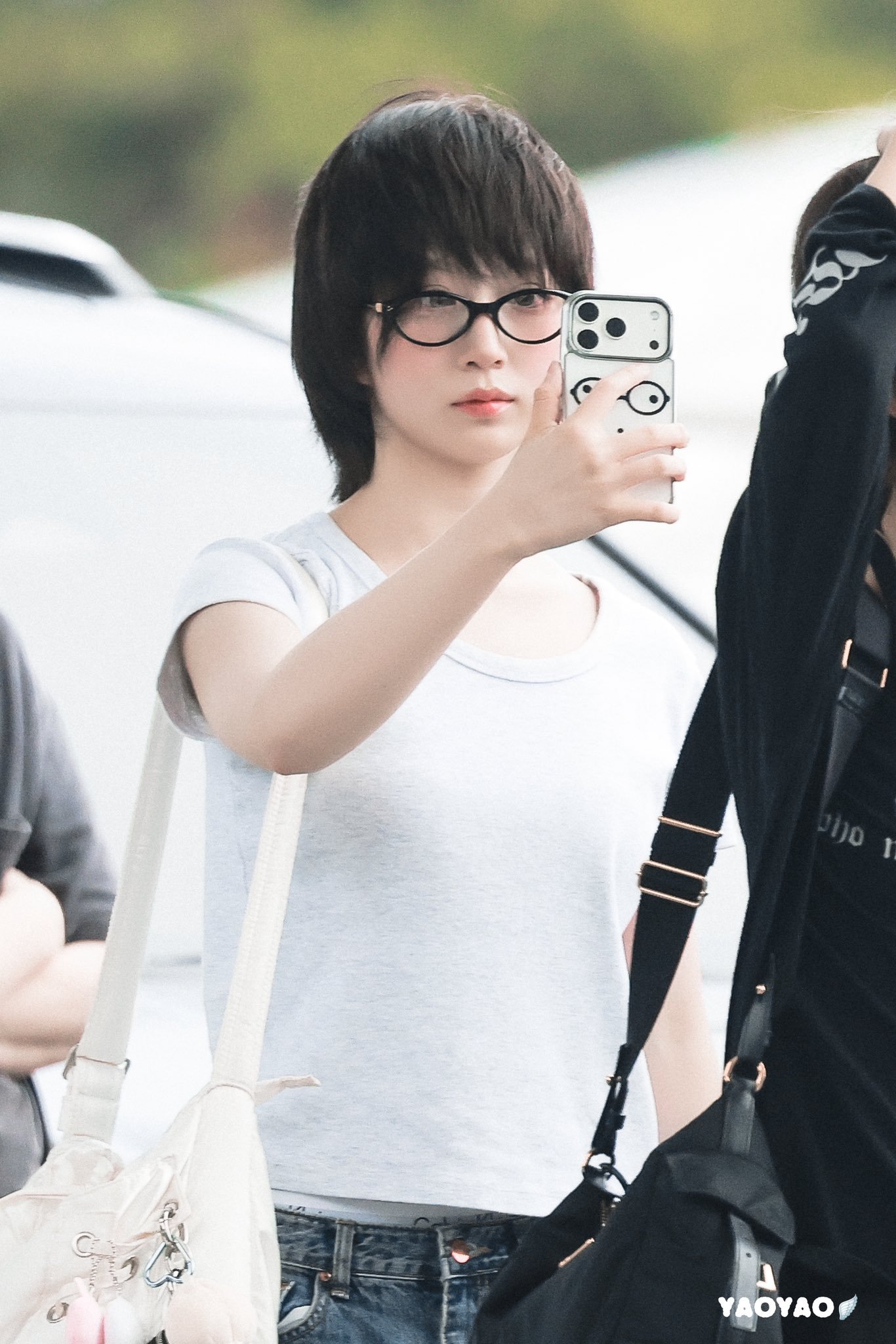 吴海媛 260709cr.logos 
