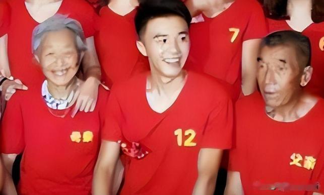 “生不生？”山西一对夫妻，生了11胎竟然全是女儿，丈夫无奈决定放弃。谁料，199