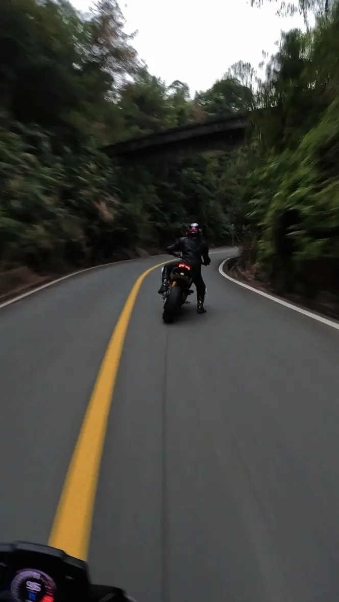 我是什么很危险的人吗？ 我发个图也审我？