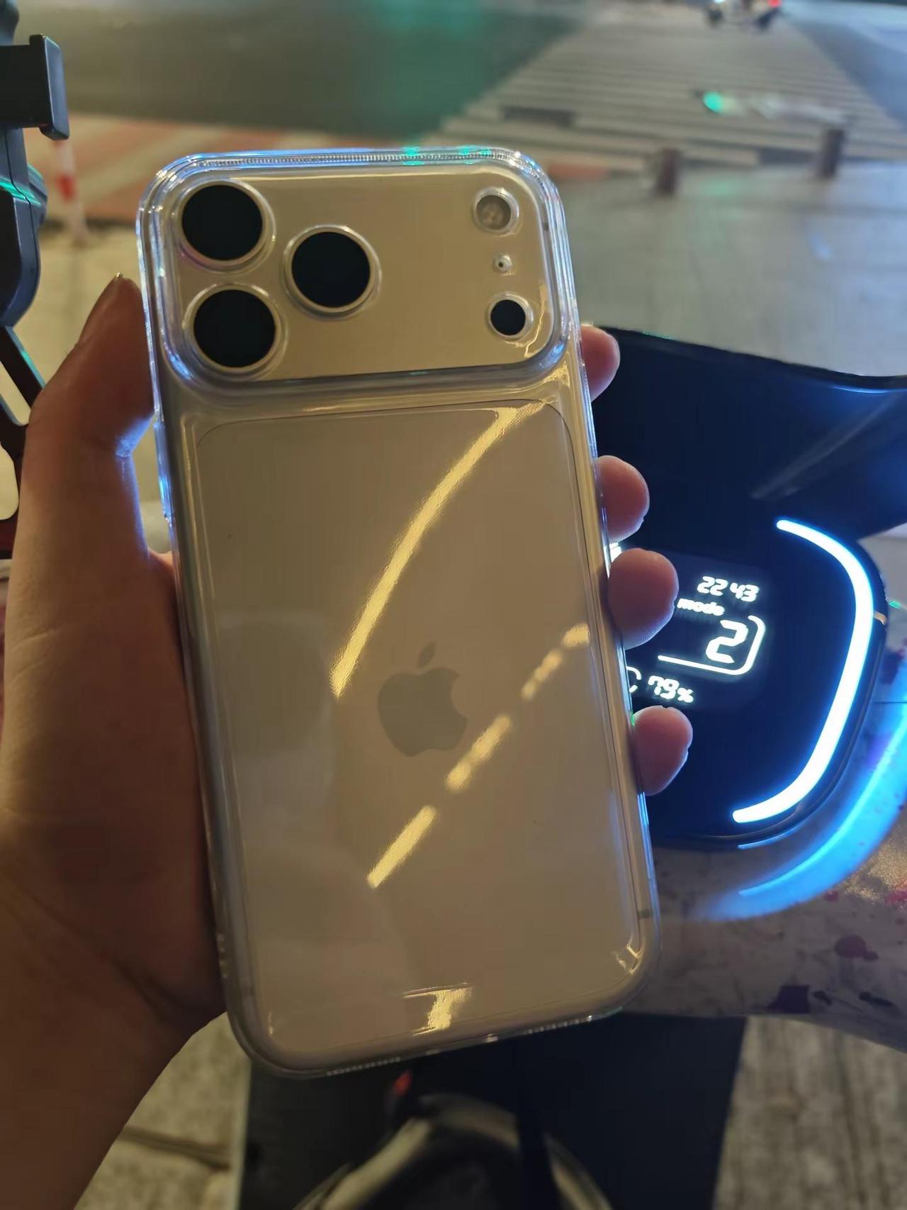 成功拿下iPhone17PROMax.今晚终于拿下我曾经喜欢已久的iPhone1