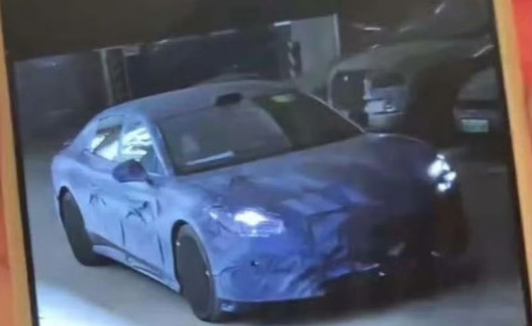 方程豹的7系轿车谍照方程豹