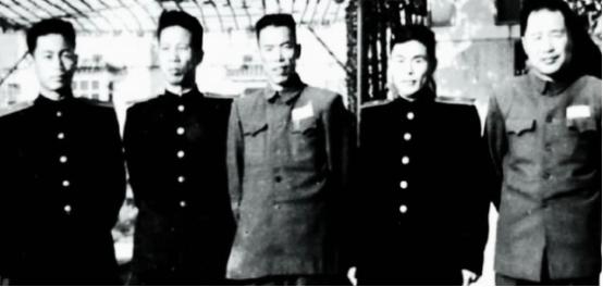 1967年，梁兴初中将调任成都军区司令前，去向老首长林防长汇报工作，说着说着，林