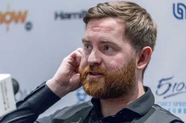 杰克-琼斯：因击打球桌致手骨折，我绝不会再这样做了