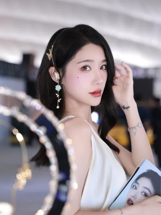 谁还没有两幅面孔呢⁉️