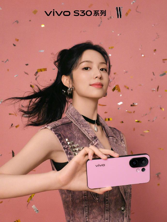 周也给vivo S30系列拍的这组照片，非常清秀、好看，你永远可以相信蓝厂的审美