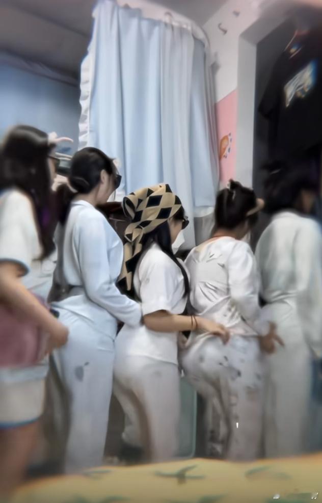这宿舍烧水应该不用电吧[吃瓜] ​​​