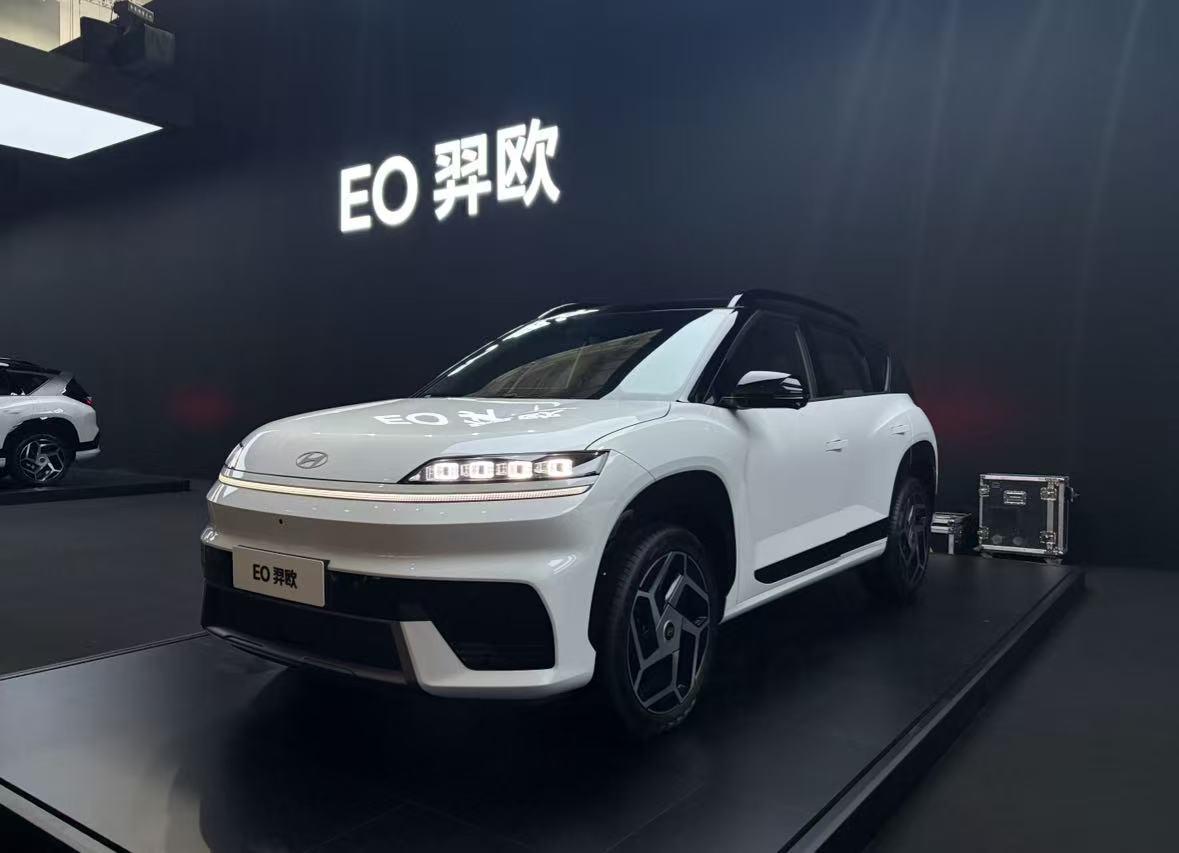 10月29日，北京现代EO羿欧正式上市，3款车型的售价为11.98-14.98万