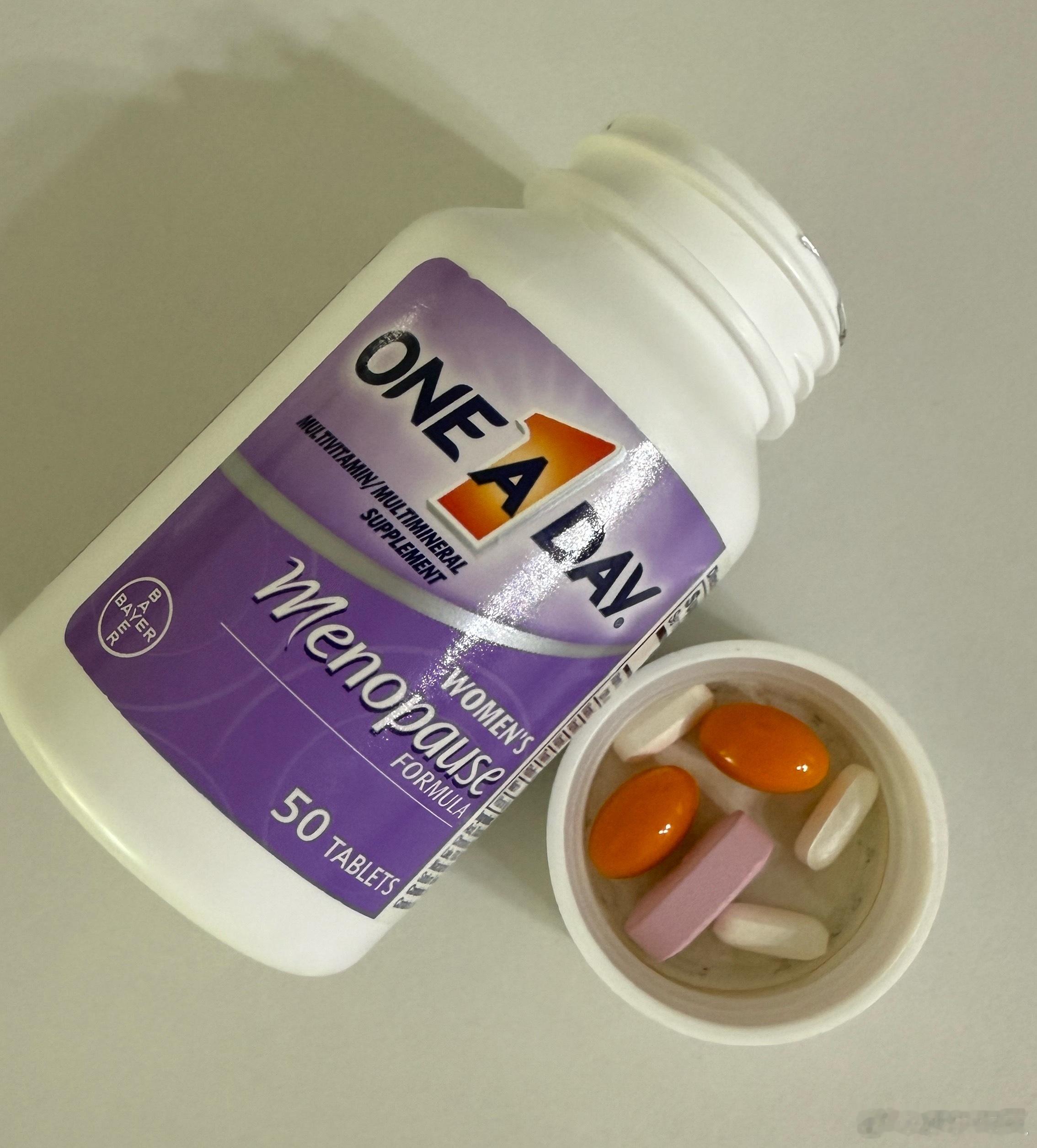 给四十多岁的姐妹们安利这个大豆异黄酮复合维生素，我记得前一段时间我在微博发过，当