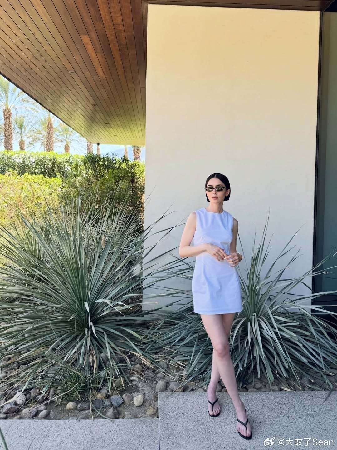 Lily collins莉莉柯林斯昨天出席Desert Smash名人网球慈善赛