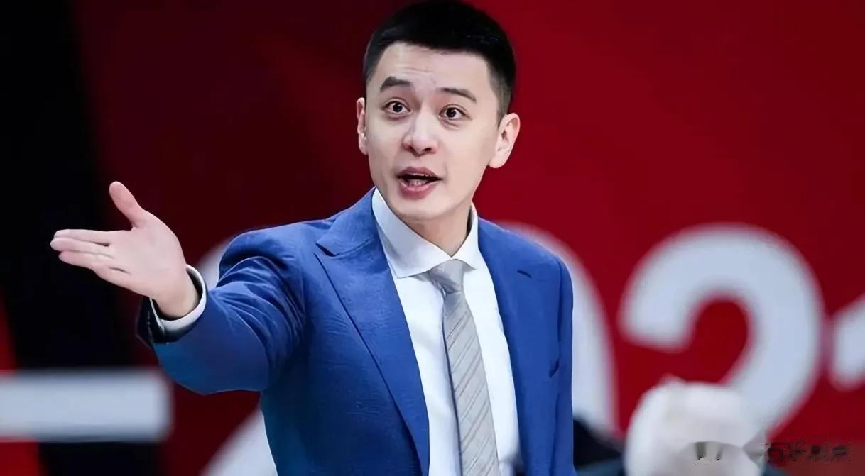 有人说下一个周期让杨鸣担任中国男篮主教练，开什么玩笑？
“讲真，国家队下个周期最