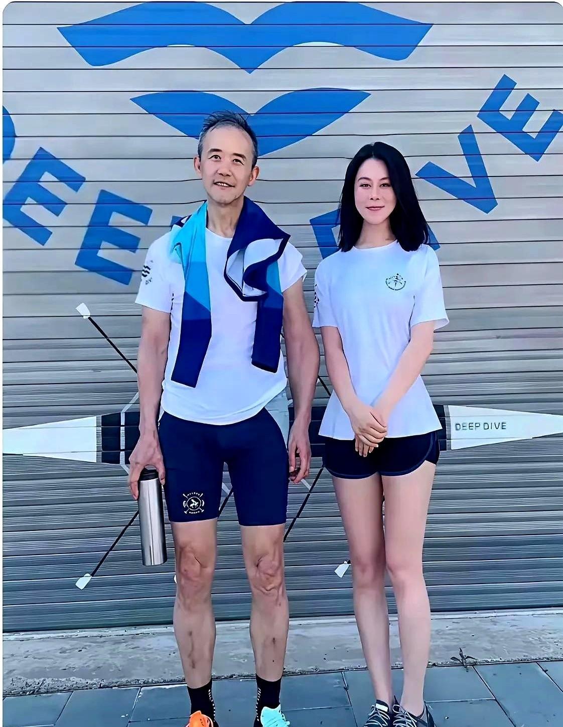 王石的婚姻不是爱情 是一场迟来的青春期叛逆
前半生活成精密的钟表 退休后突然开始