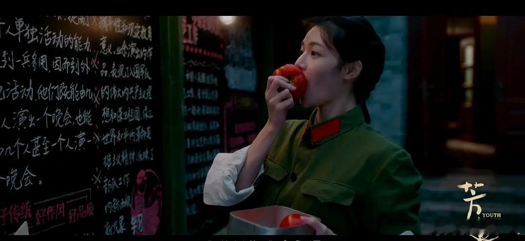 这个镜头拍的真的很好，当时爱上了吃番茄，还爱上了钟楚曦 