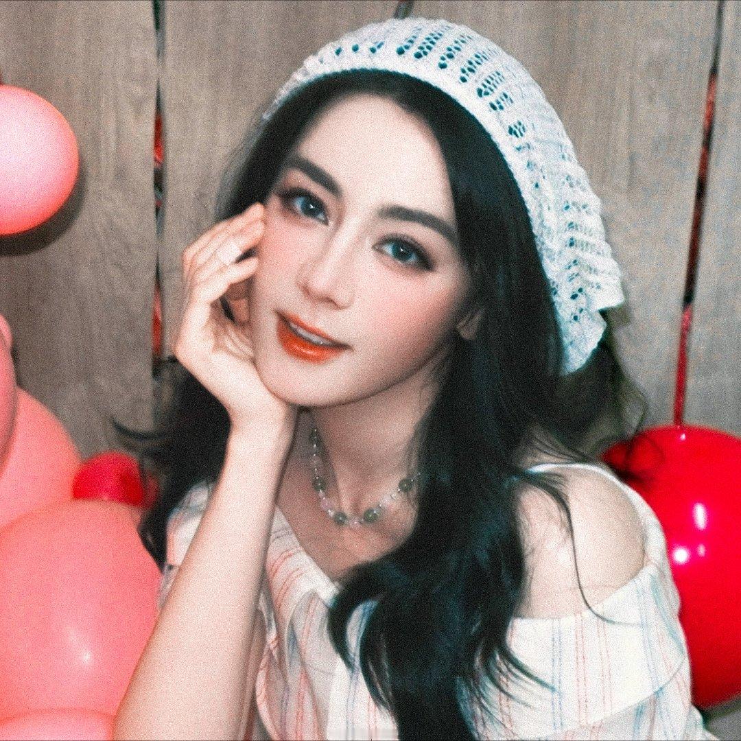 迪丽热巴迪丽热巴0603生日快乐 dlrb 今天星期巴 dlrb 迪丽热巴“看到