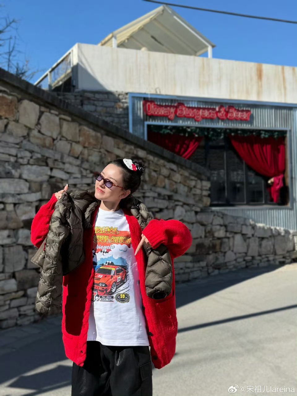 宋祖儿元宵节更新营业，在烤烧烤耶，元气满满的祖鹅